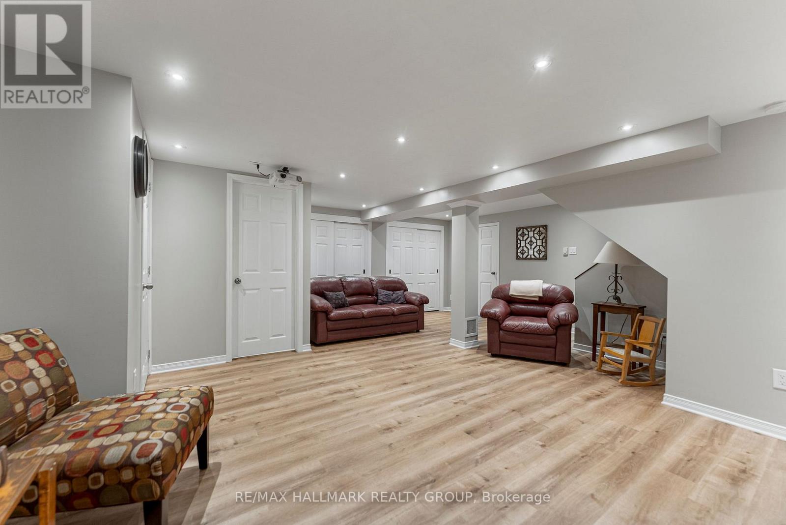 Photo 37 of 87 Leacock Drive, Ottawa ON