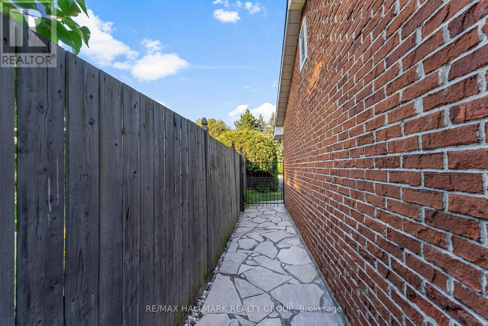 Photo 8 of 87 Leacock Drive, Ottawa ON