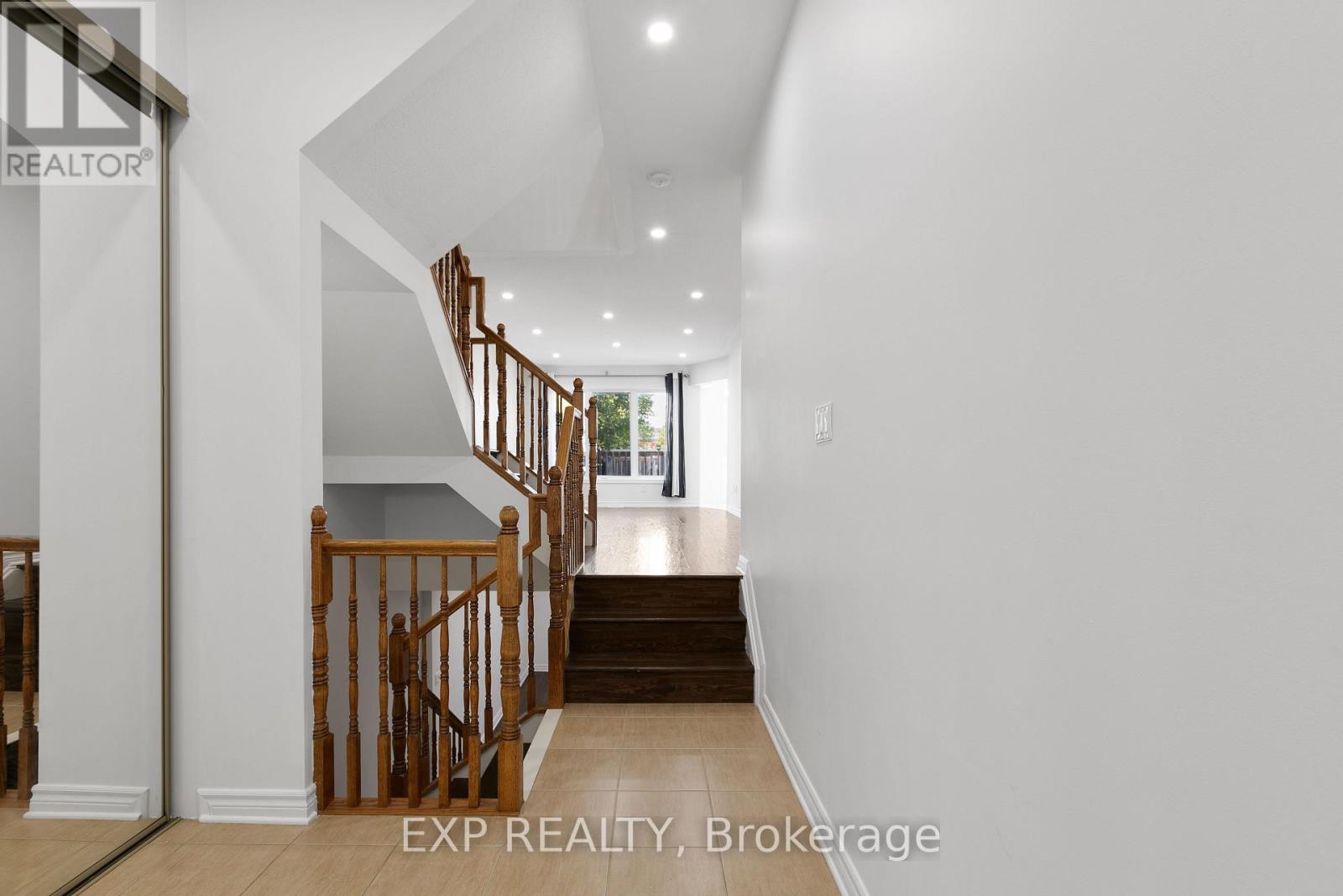 Photo 7 of 227 Monaco Place, Ottawa ON