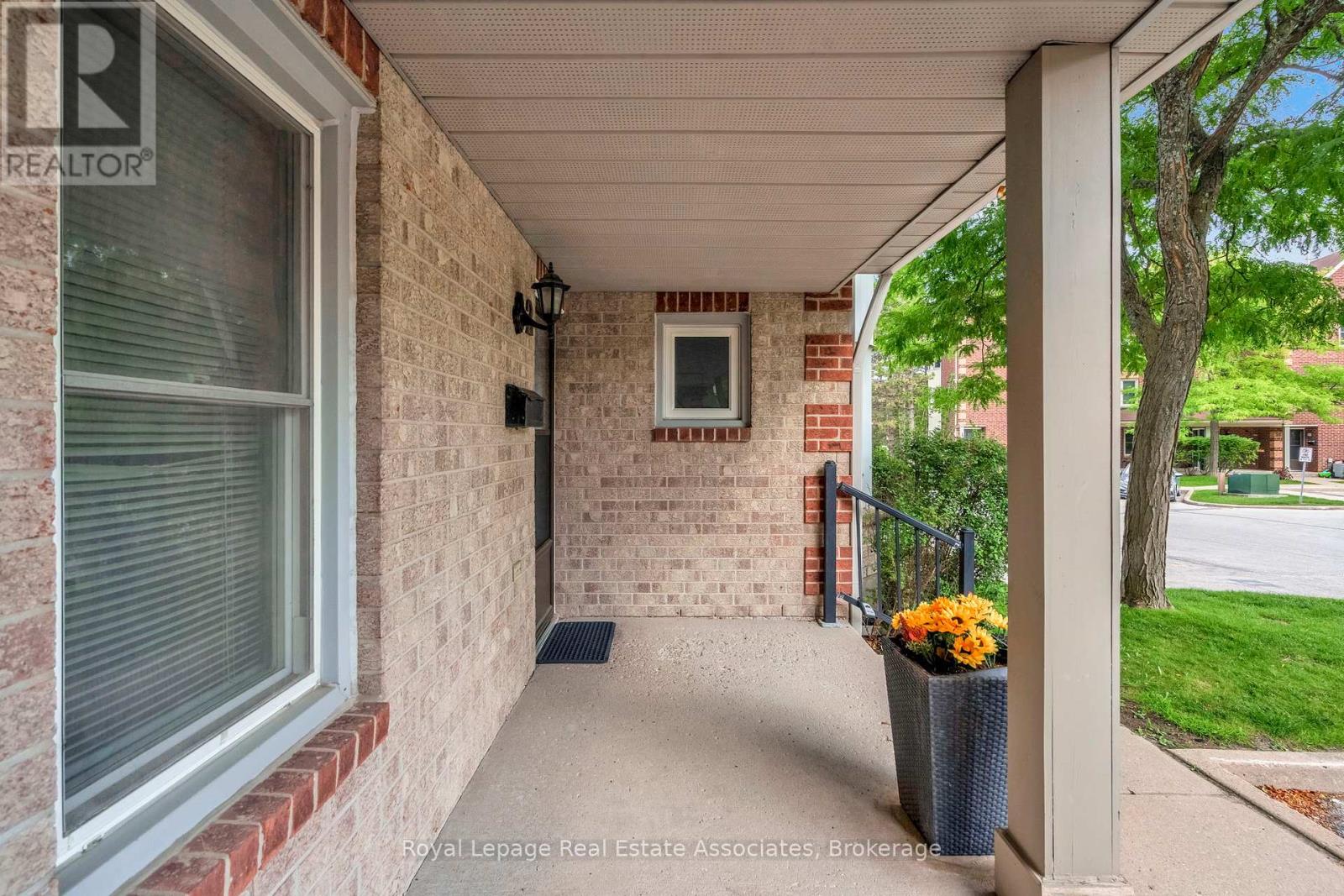 Photo 4 of 2 119 Dambrosio Drive, Barrie ON