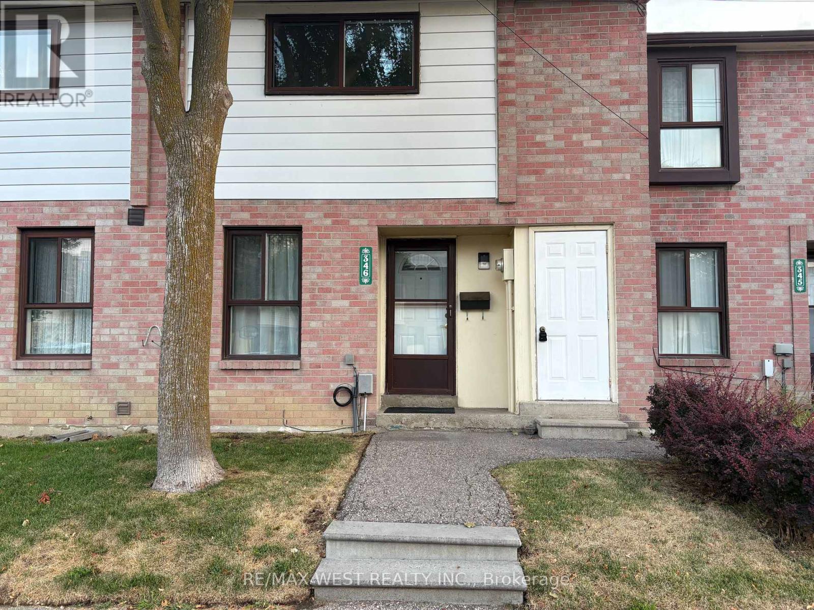 Photo 1 of 346 Fleetwood Crescent, Brampton ON