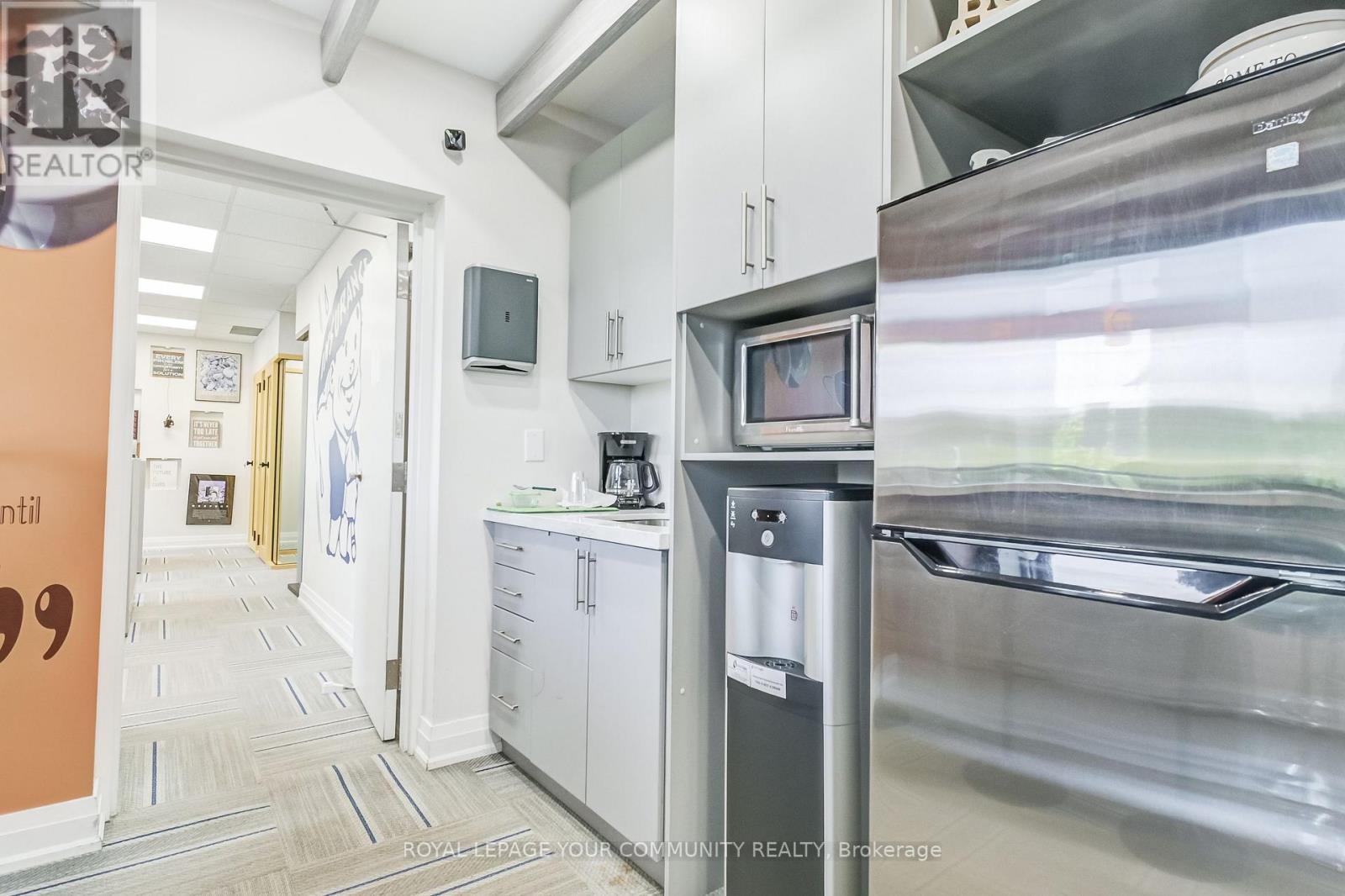 Photo 17 of East 6 1185 Queensway, Mississauga ON