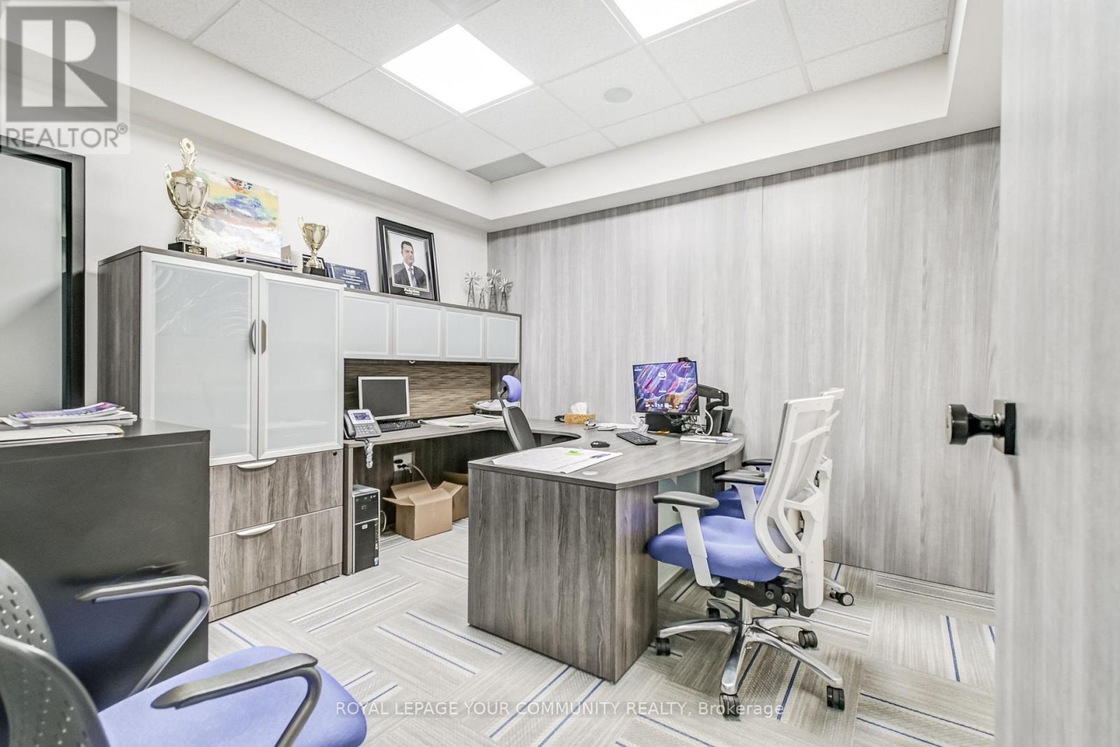 Photo 8 of East 6 1185 Queensway, Mississauga ON