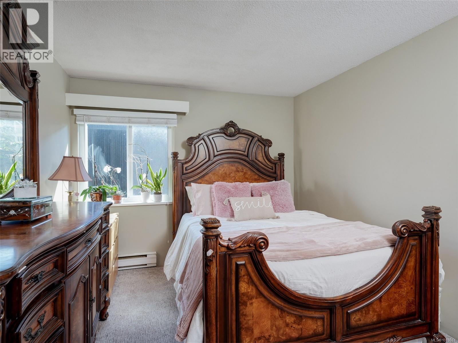 Photo 12 of 203 2747 Quadra St, Victoria BC