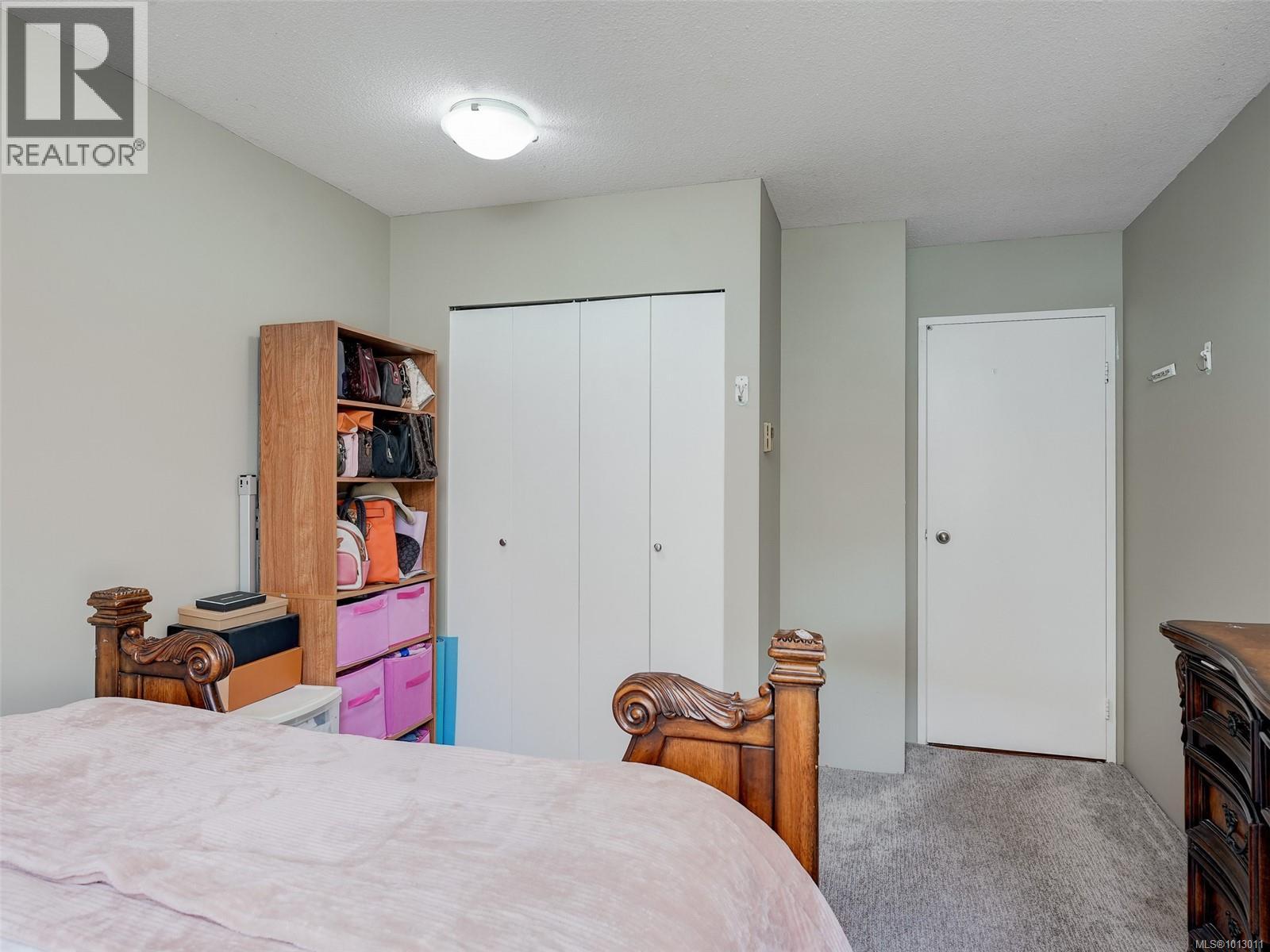 Photo 13 of 203 2747 Quadra St, Victoria BC