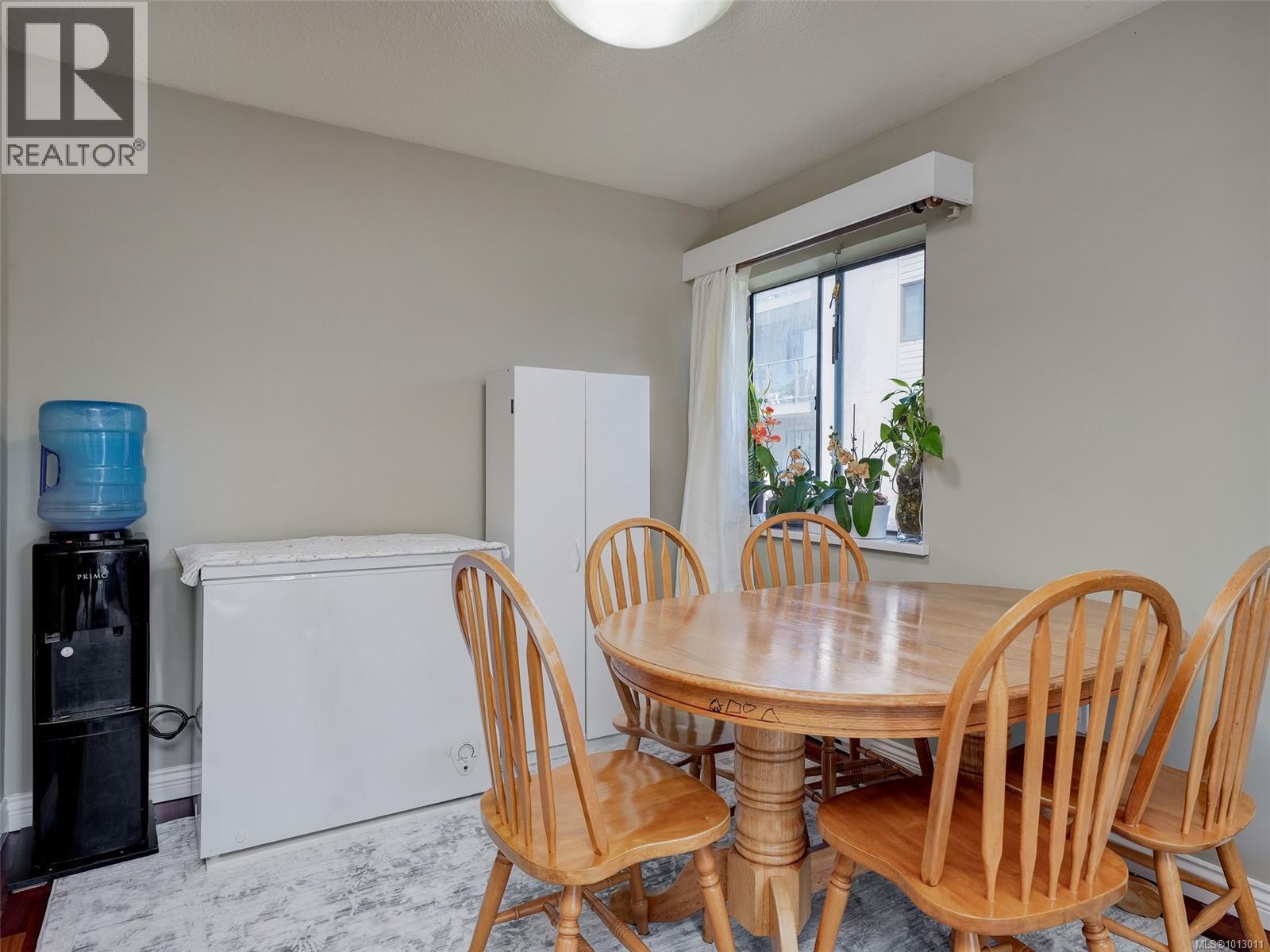 Photo 7 of 203 2747 Quadra St, Victoria BC