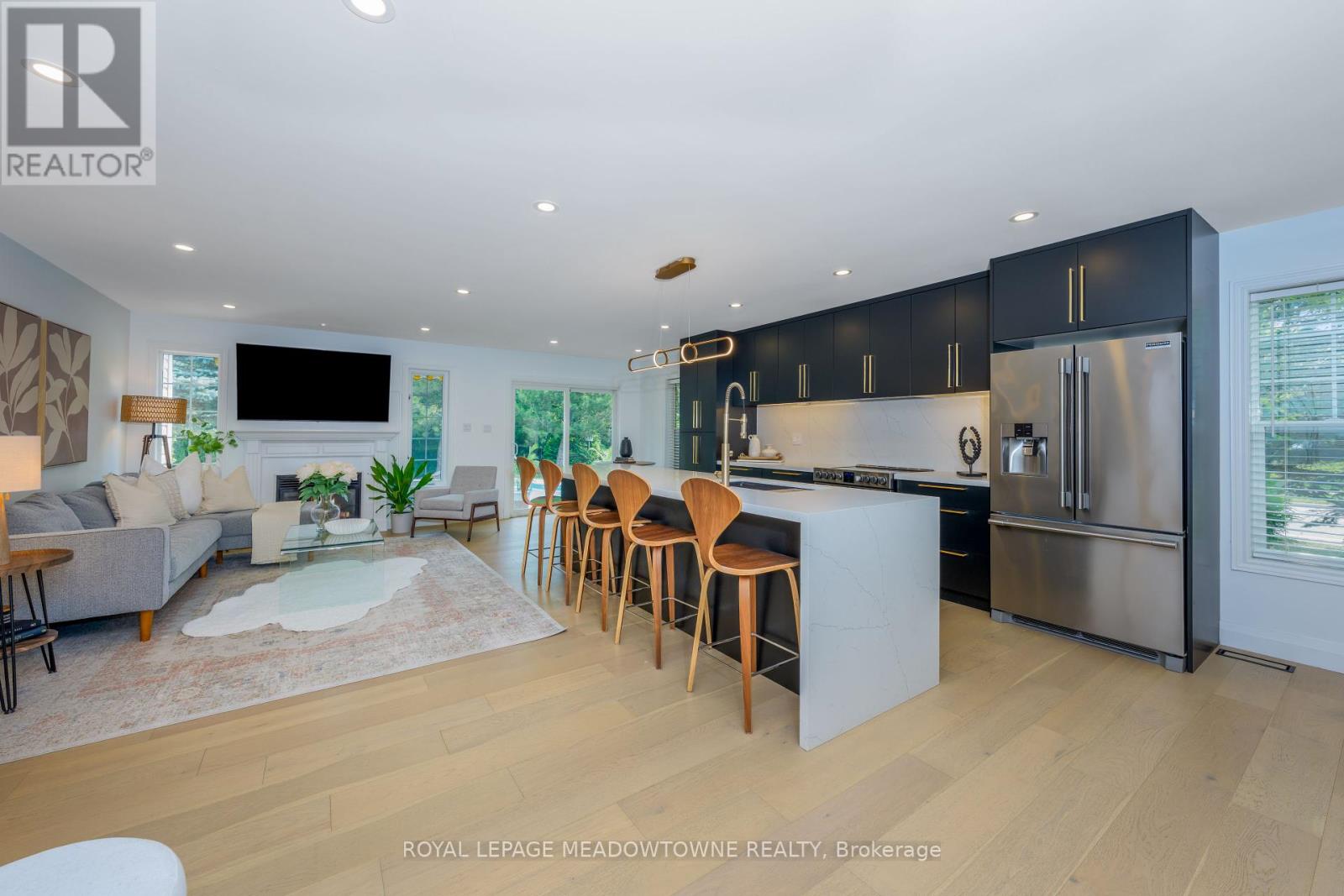 Photo 11 of 65 Browns Crescent, Halton Hills ON