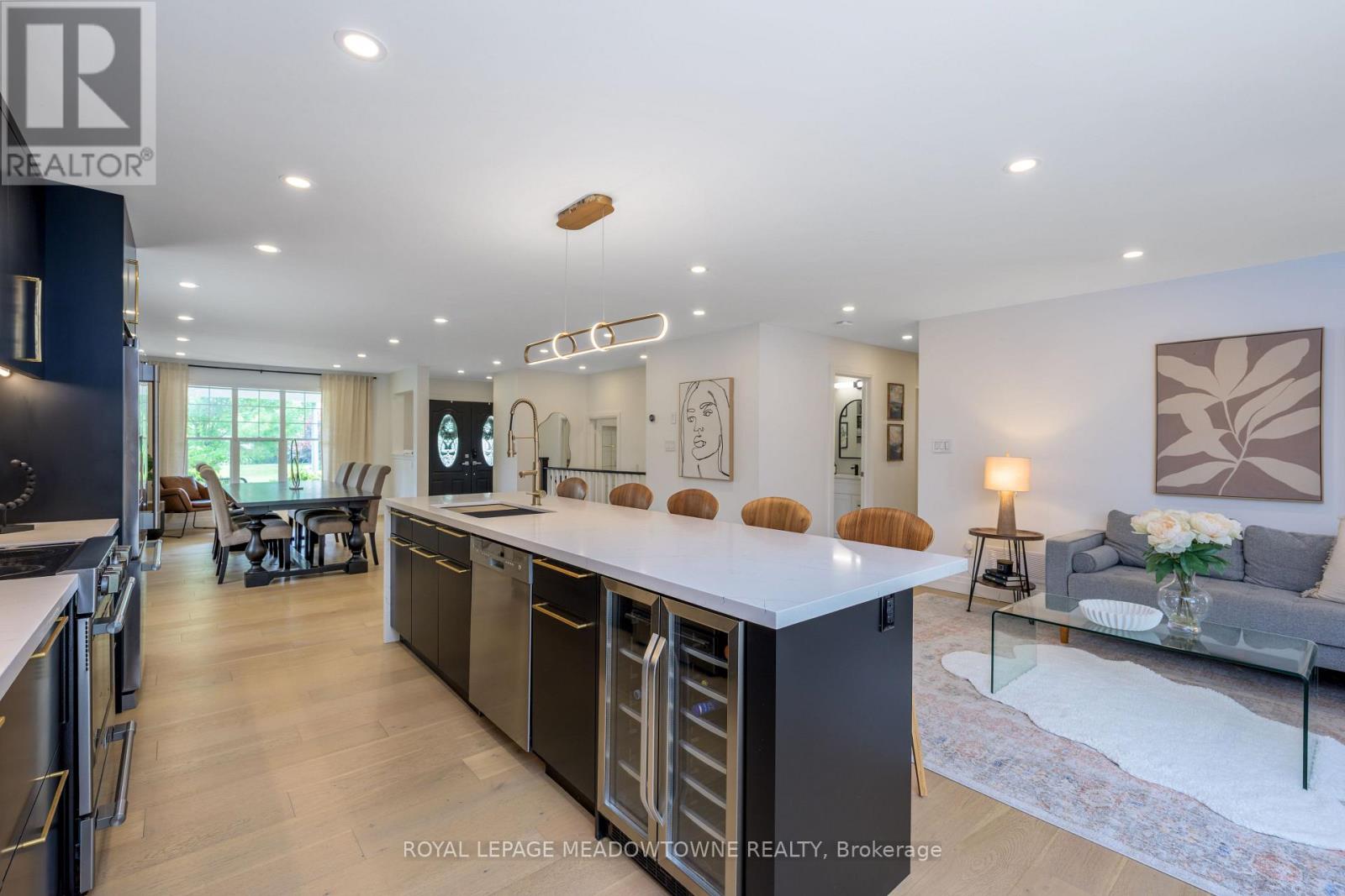 Photo 15 of 65 Browns Crescent, Halton Hills ON