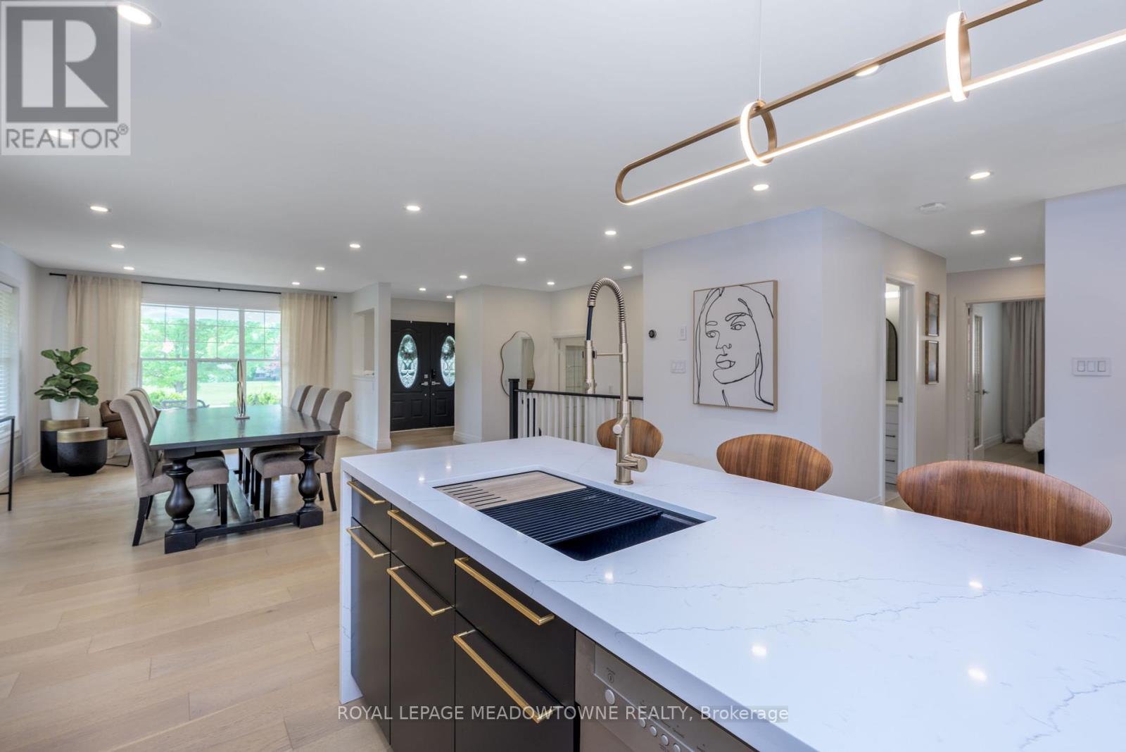 Photo 16 of 65 Browns Crescent, Halton Hills ON
