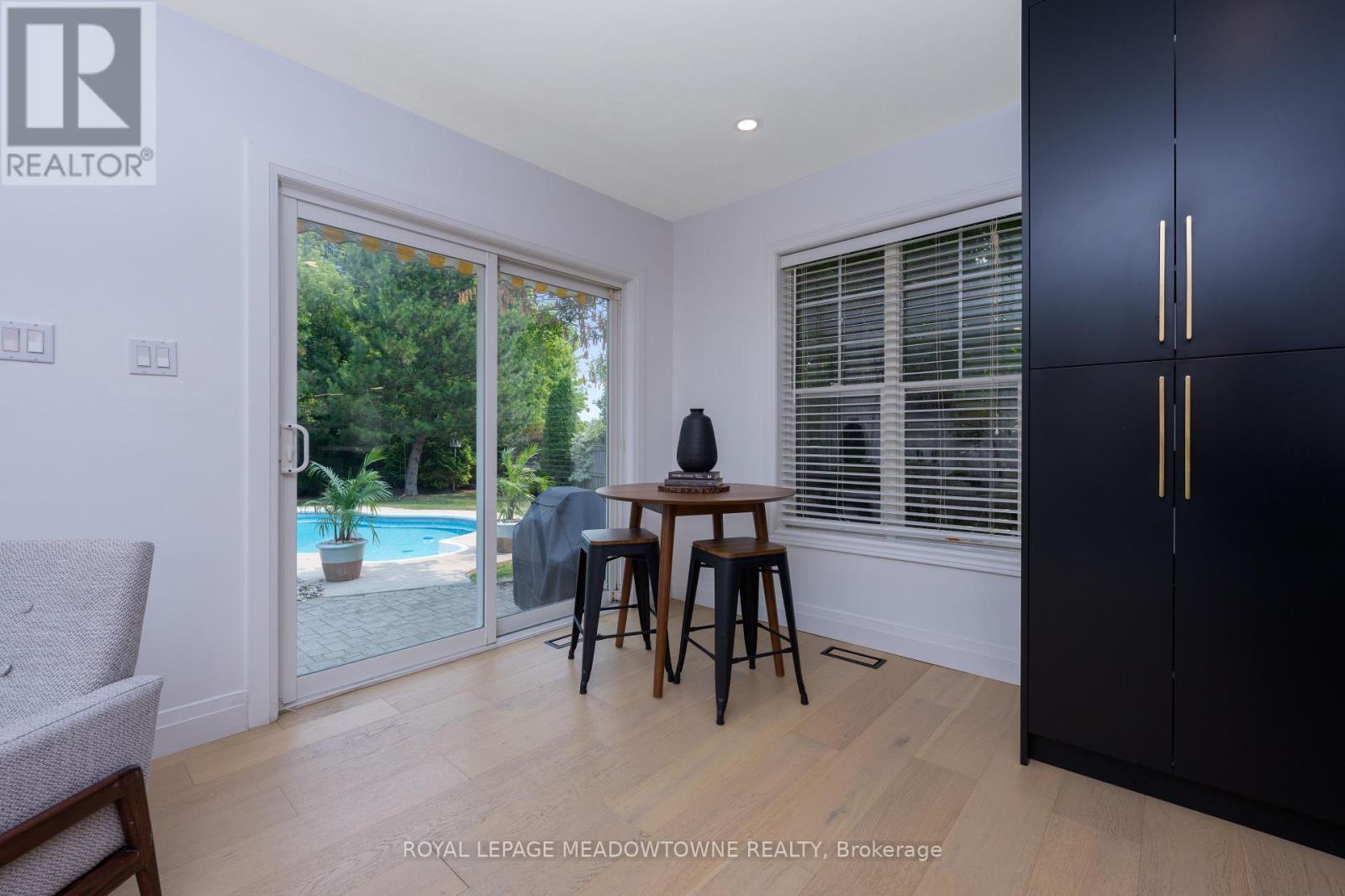 Photo 17 of 65 Browns Crescent, Halton Hills ON