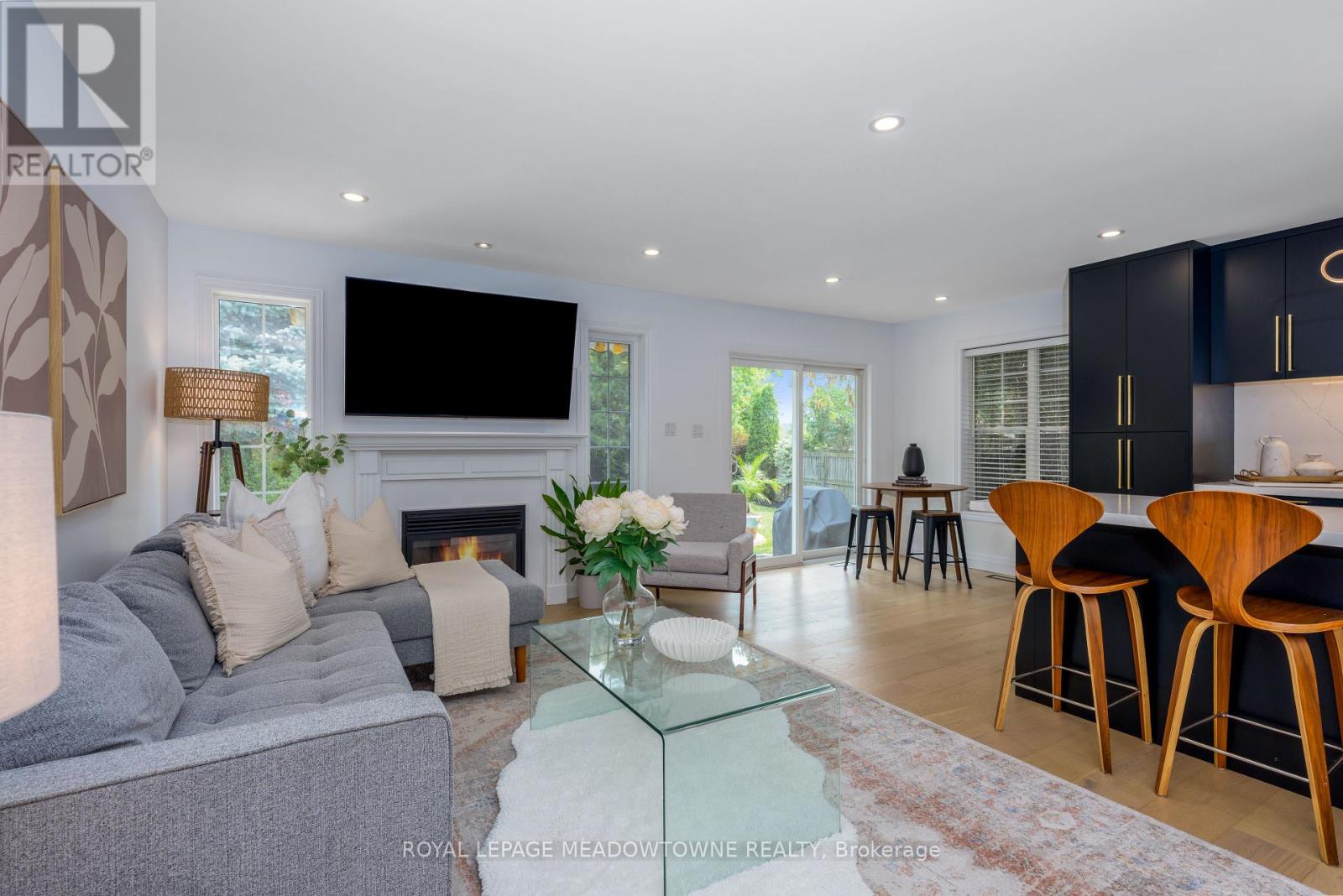 Photo 19 of 65 Browns Crescent, Halton Hills ON