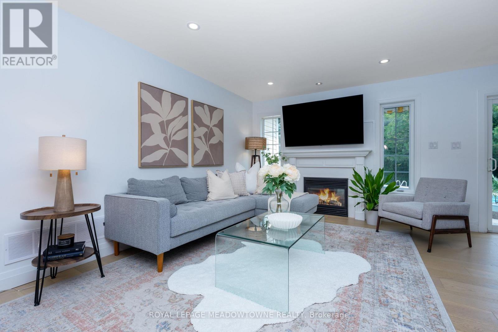 Photo 20 of 65 Browns Crescent, Halton Hills ON