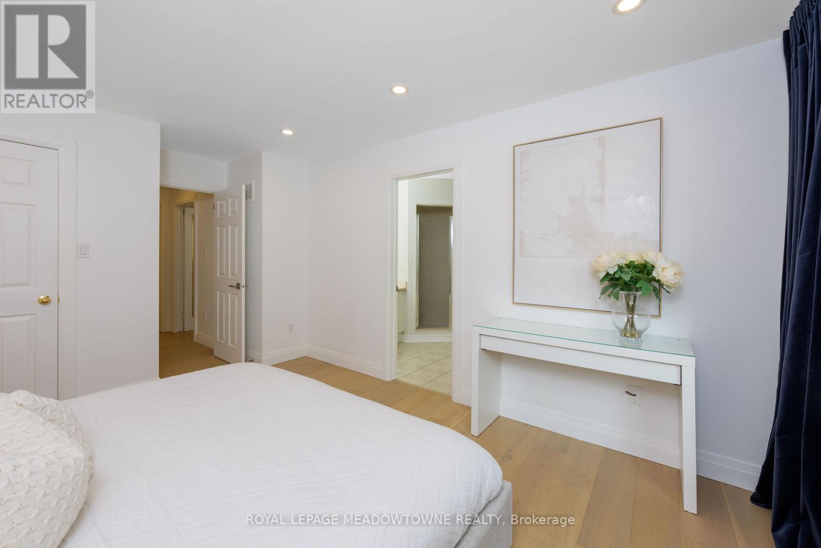 Photo 26 of 65 Browns Crescent, Halton Hills ON