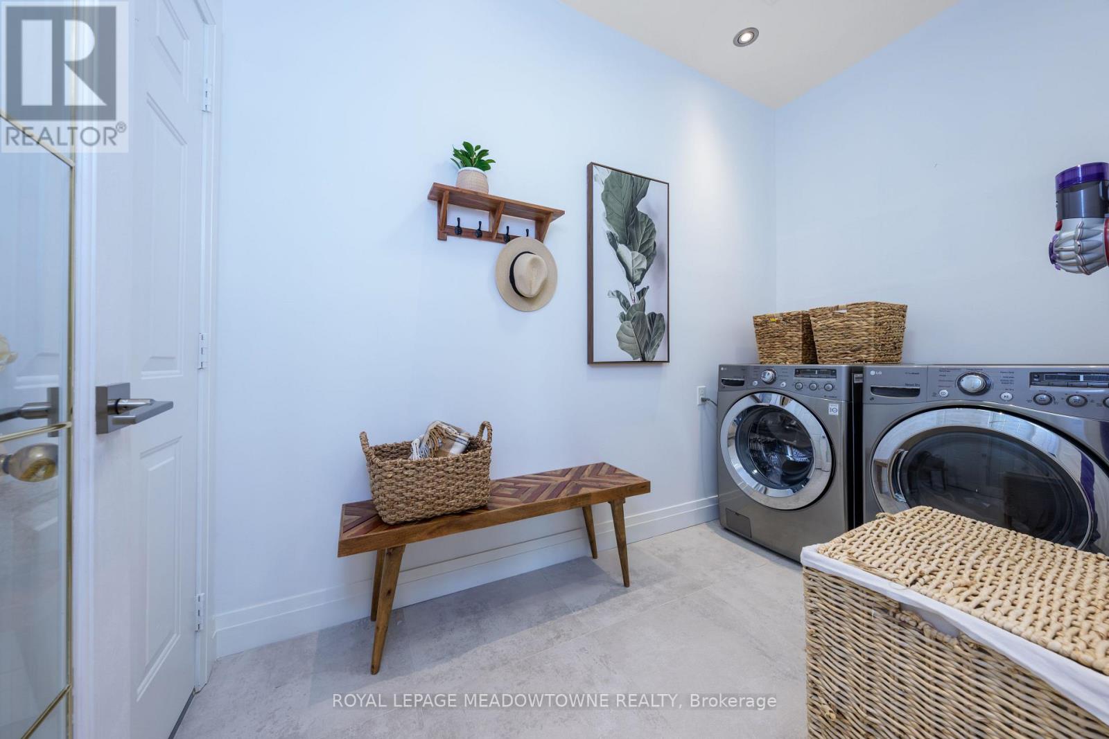 Photo 34 of 65 Browns Crescent, Halton Hills ON