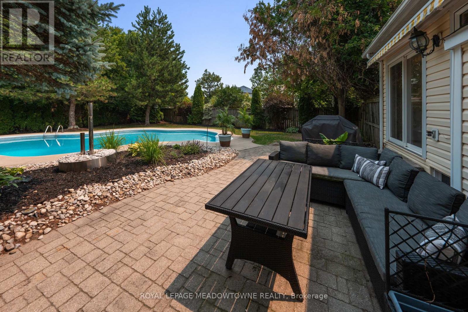 Photo 47 of 65 Browns Crescent, Halton Hills ON