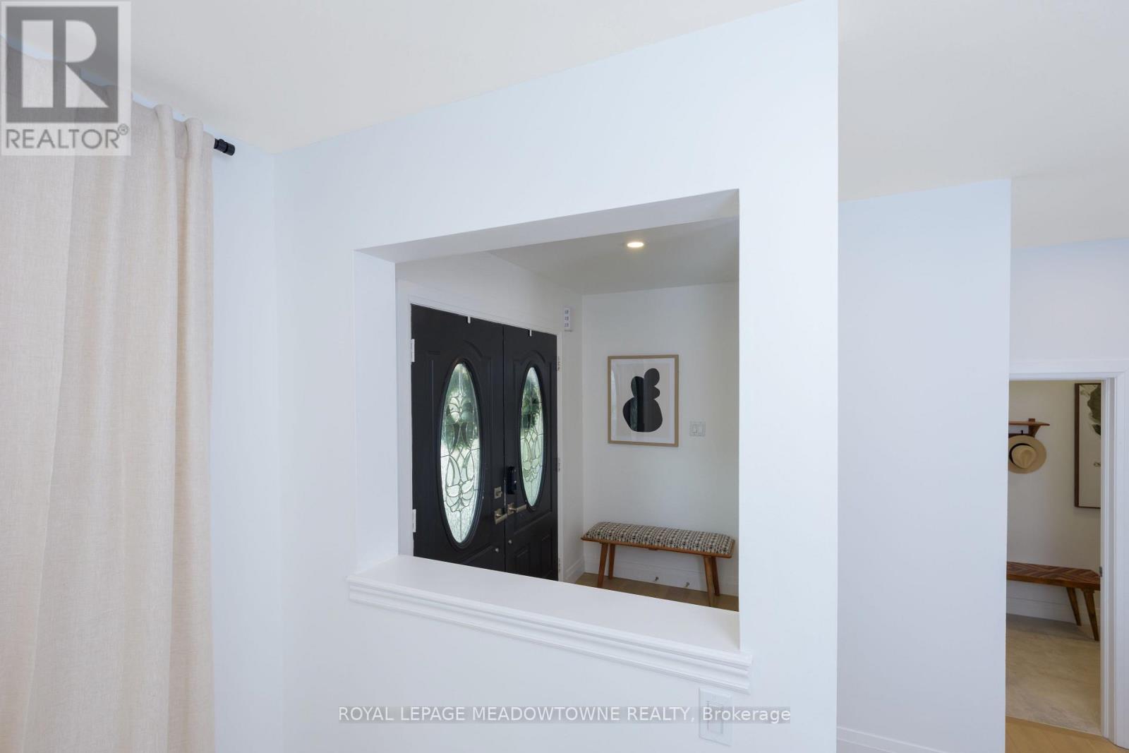 Photo 5 of 65 Browns Crescent, Halton Hills ON