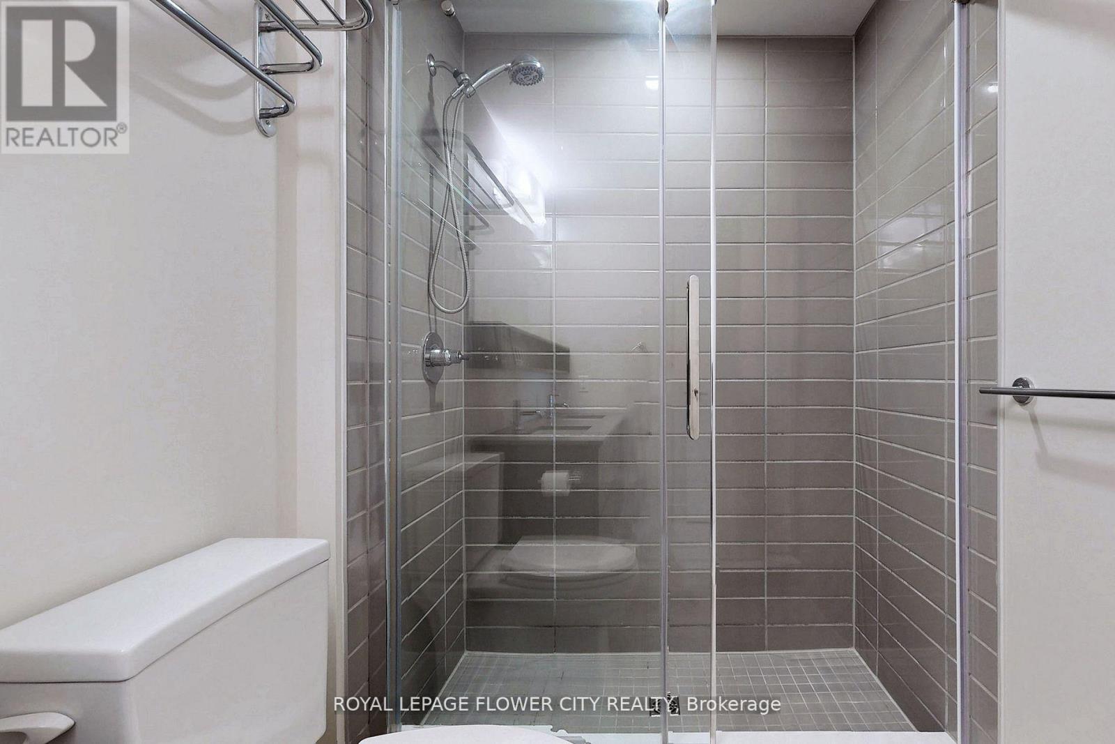 Photo 23 of 106 320 Plains Road E, Burlington ON
