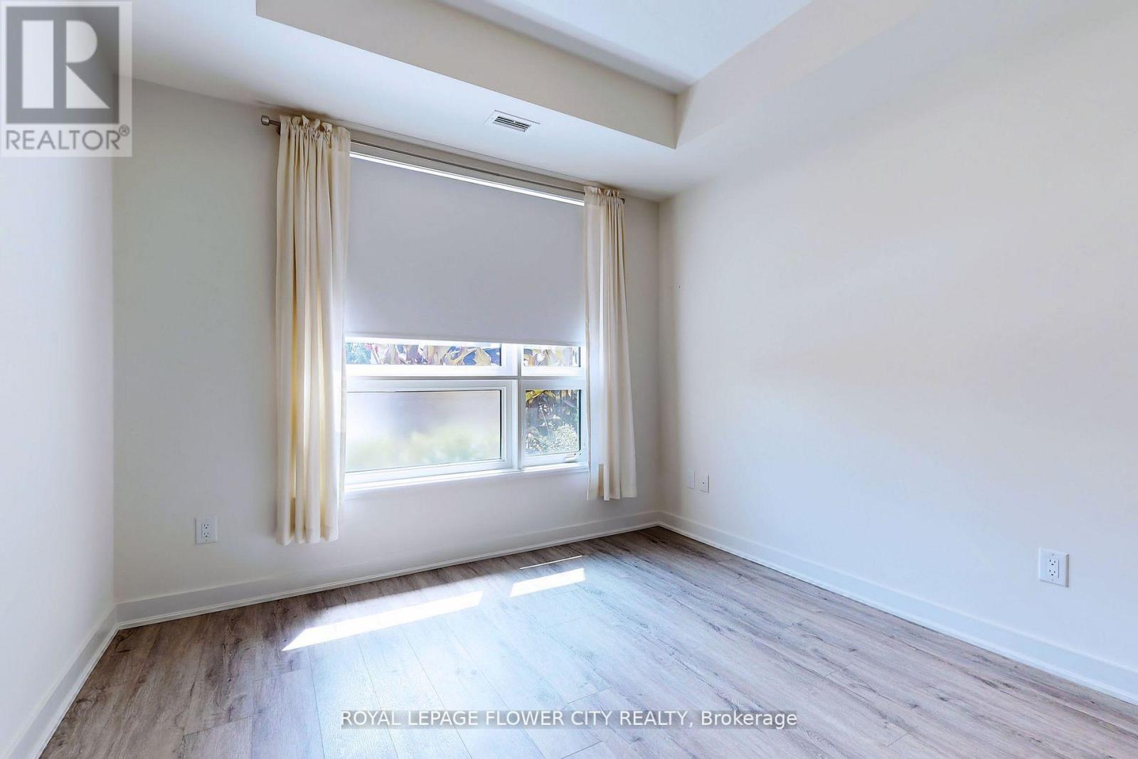 Photo 24 of 106 320 Plains Road E, Burlington ON