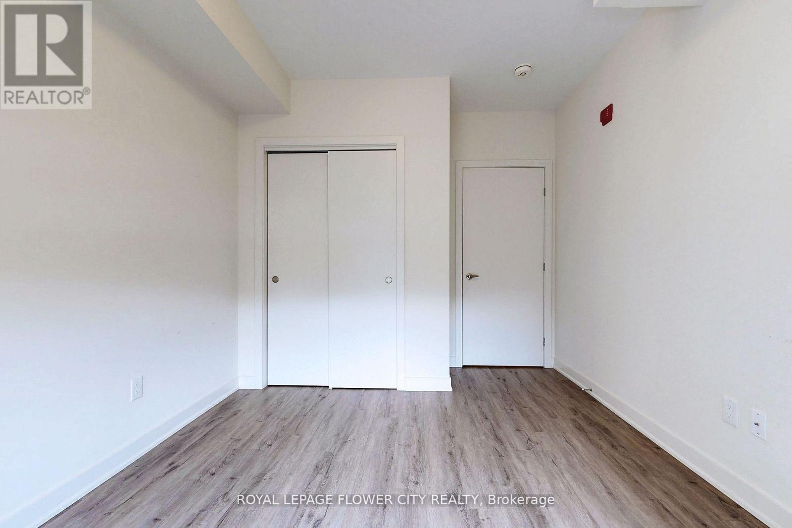 Photo 25 of 106 320 Plains Road E, Burlington ON