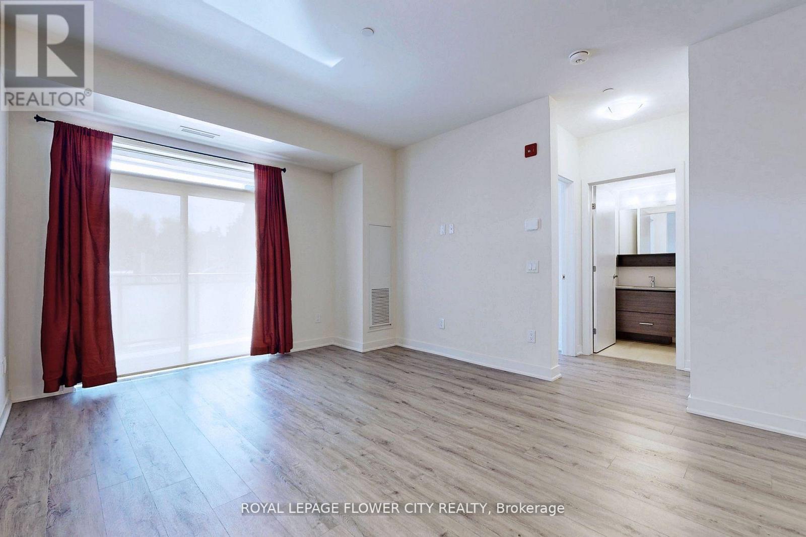 Photo 9 of 106 320 Plains Road E, Burlington ON