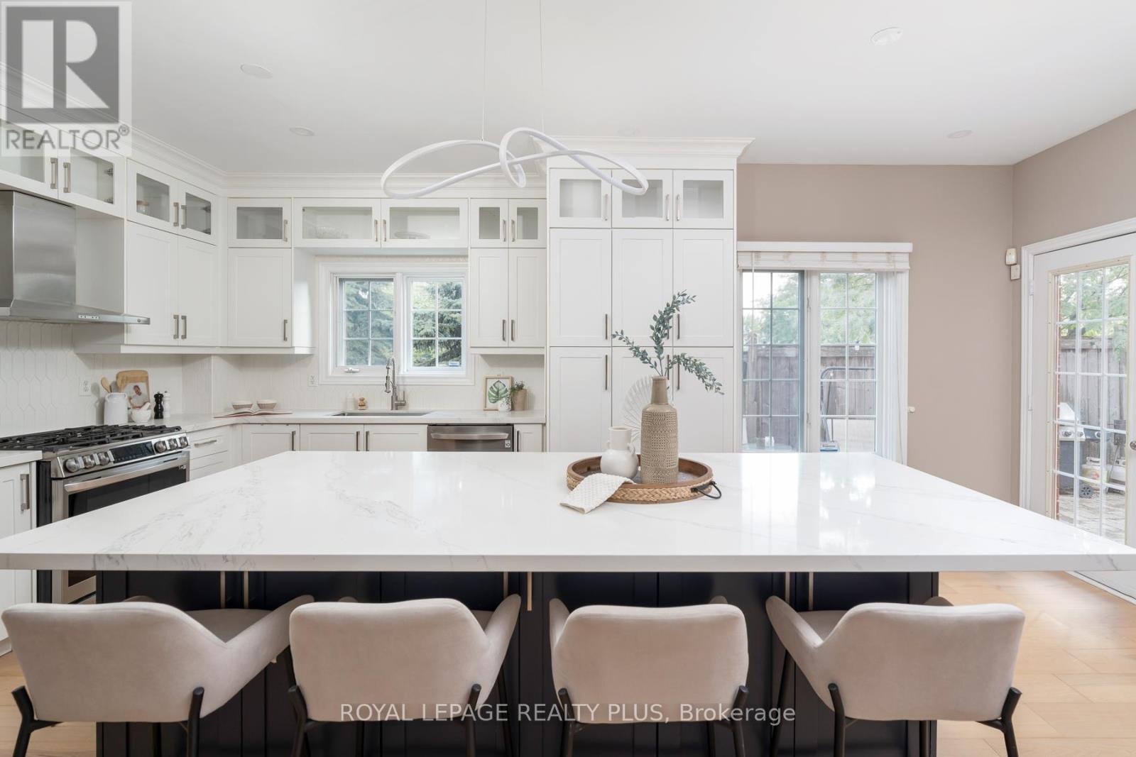 Photo 12 of 1059 Mcclenahan Crescent, Milton ON