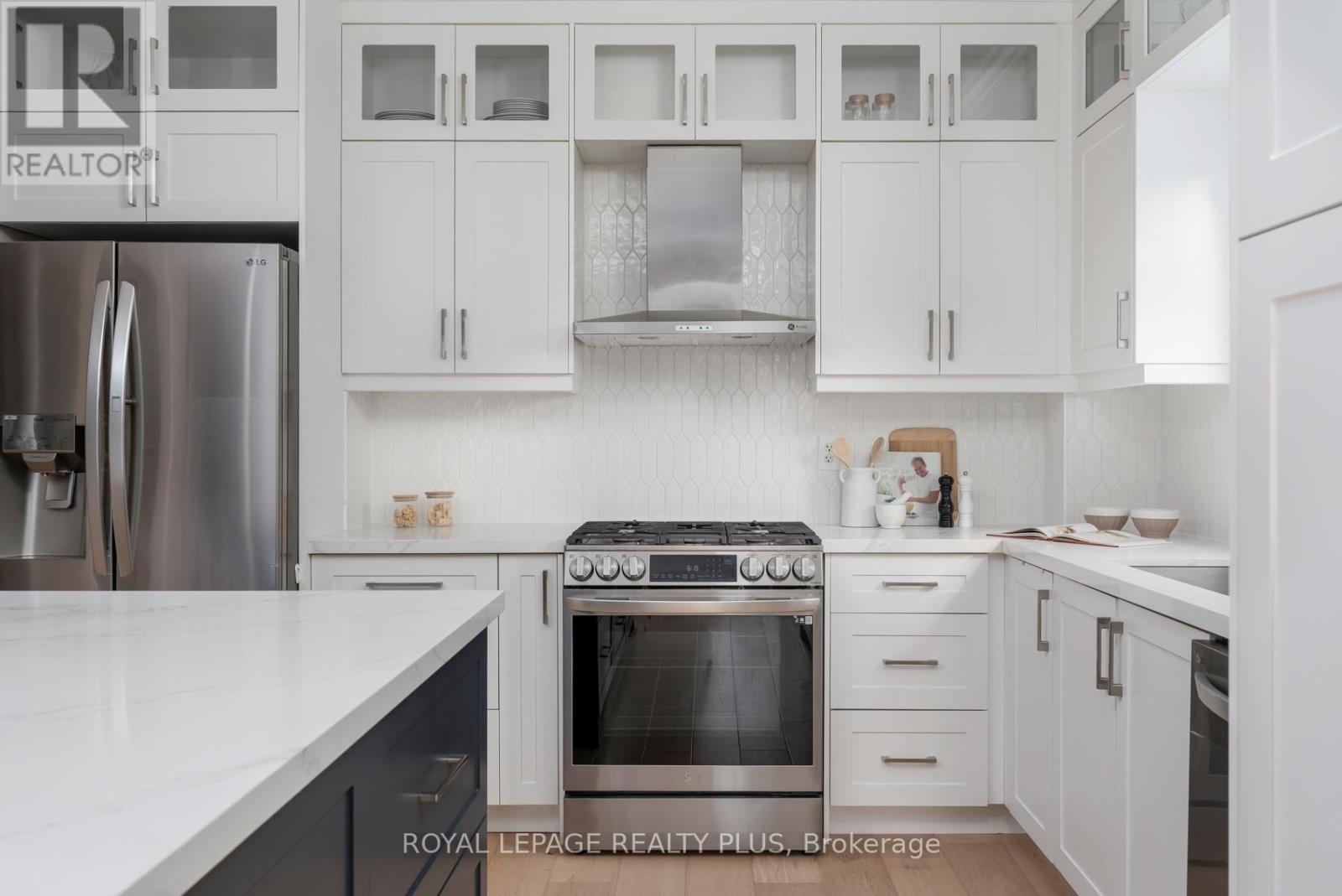 Photo 14 of 1059 Mcclenahan Crescent, Milton ON