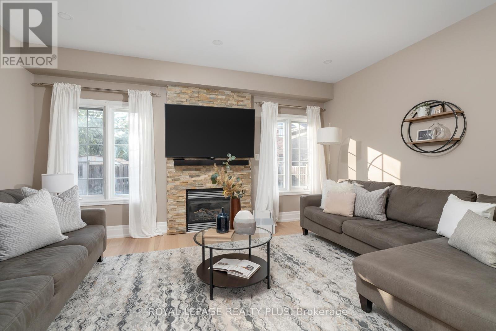 Photo 18 of 1059 Mcclenahan Crescent, Milton ON