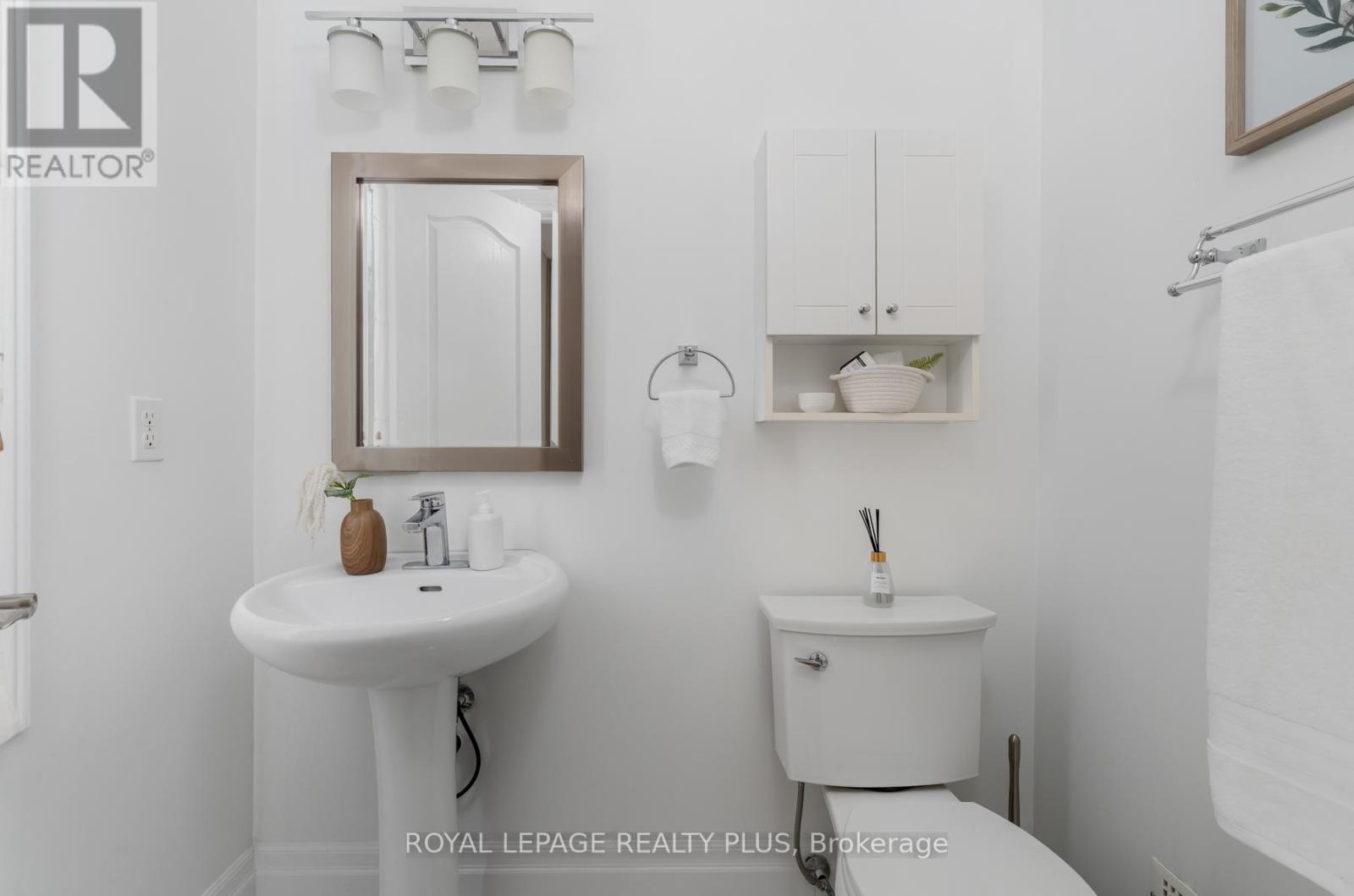 Photo 35 of 1059 Mcclenahan Crescent, Milton ON