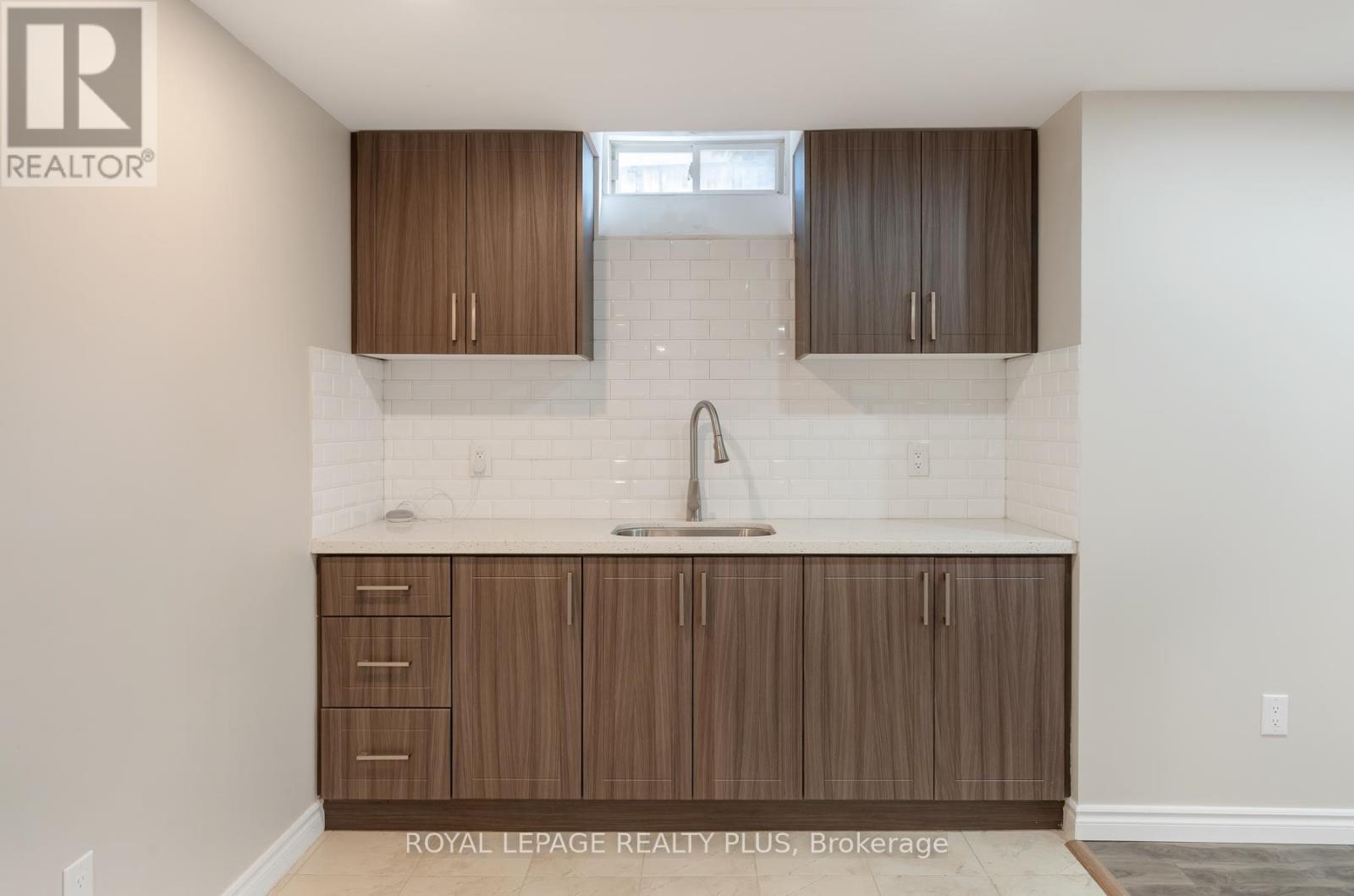 Photo 38 of 1059 Mcclenahan Crescent, Milton ON