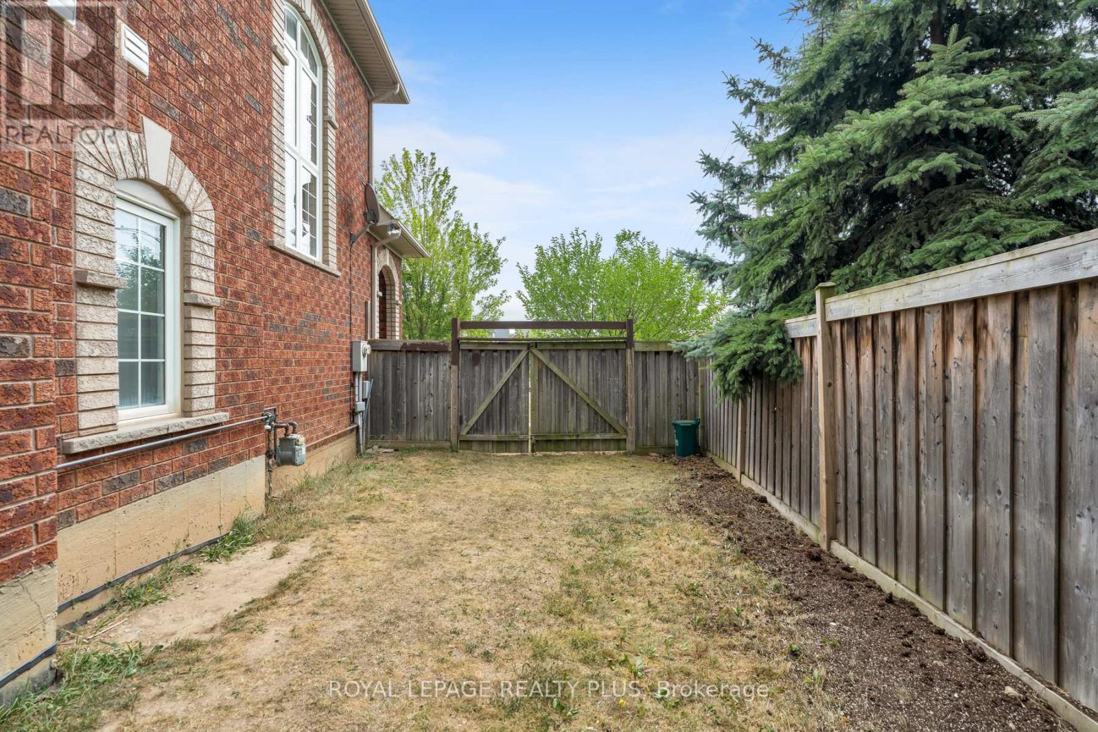 Photo 42 of 1059 Mcclenahan Crescent, Milton ON