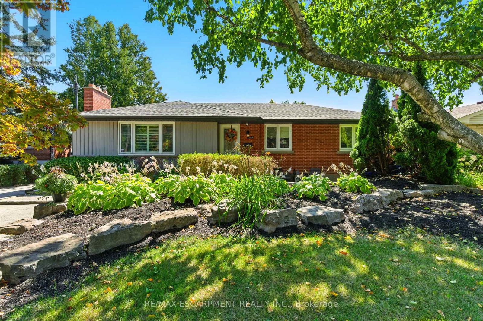 Photo 1 of 2224 Ghent Avenue, Burlington ON