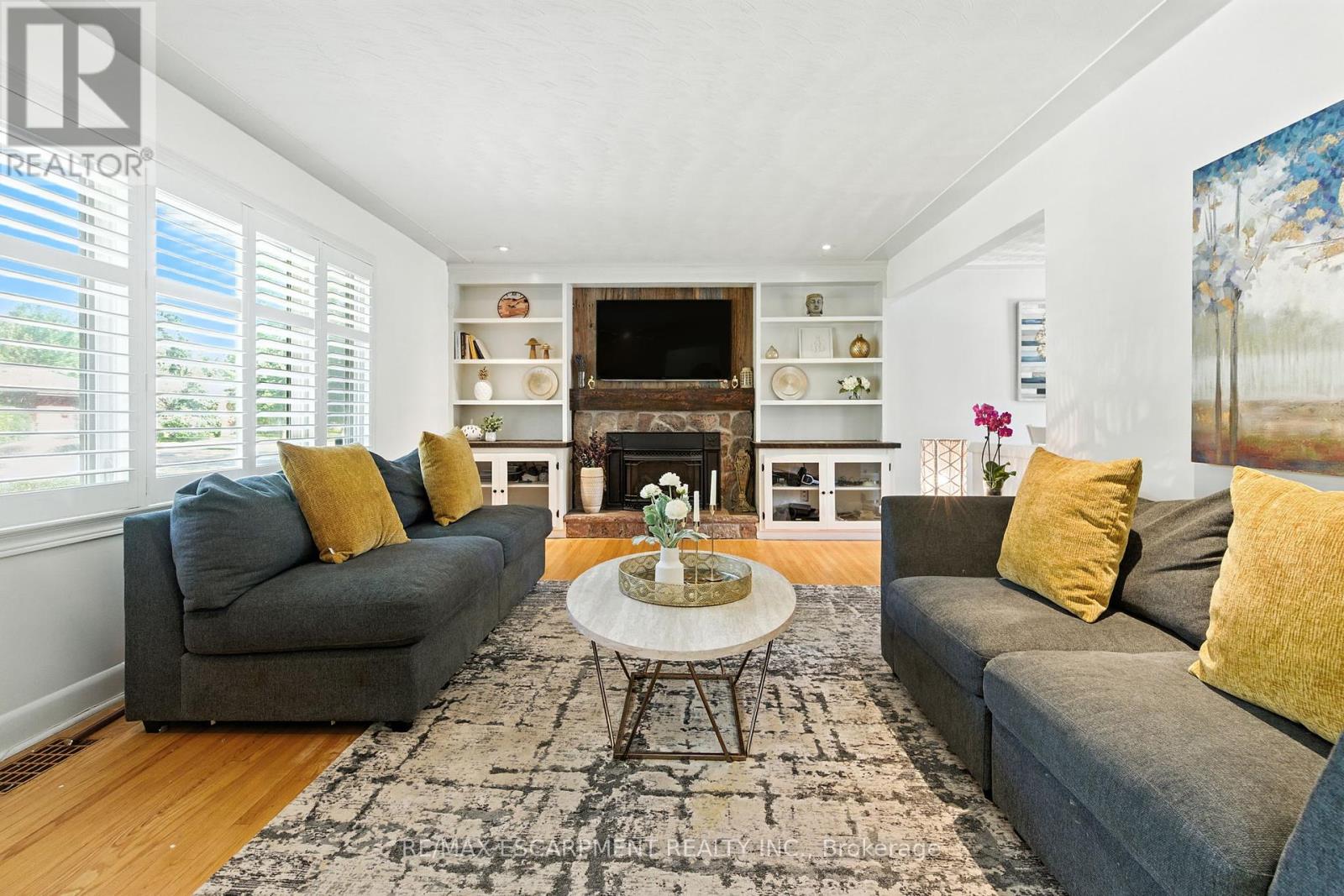 Photo 4 of 2224 Ghent Avenue, Burlington ON