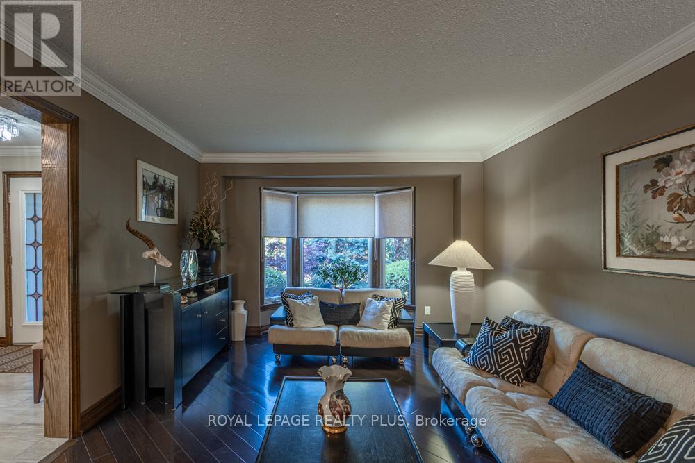 Photo 13 of 1827 Folkway Drive, Mississauga ON