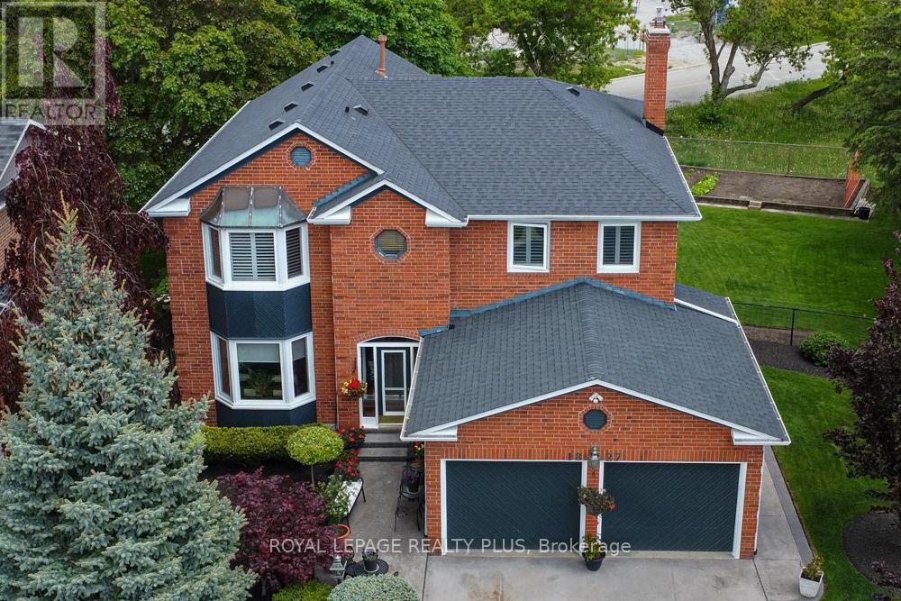 Photo 2 of 1827 Folkway Drive, Mississauga ON