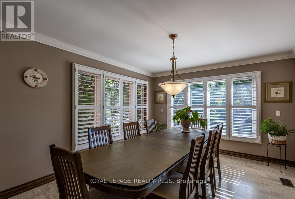 Photo 22 of 1827 Folkway Drive, Mississauga ON