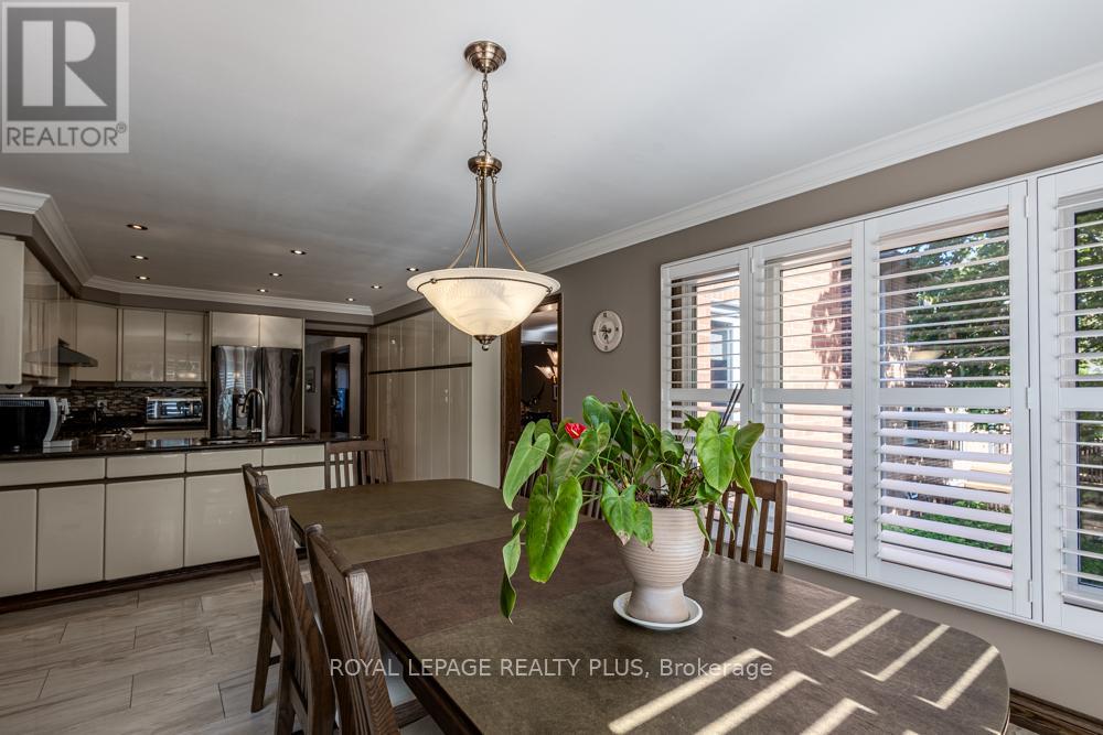 Photo 23 of 1827 Folkway Drive, Mississauga ON