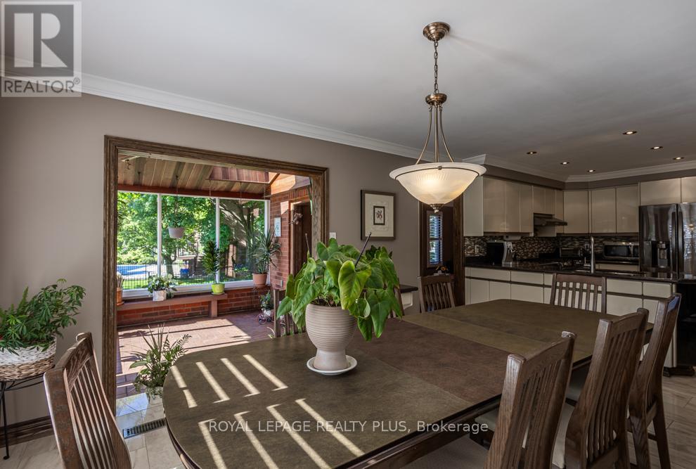 Photo 24 of 1827 Folkway Drive, Mississauga ON