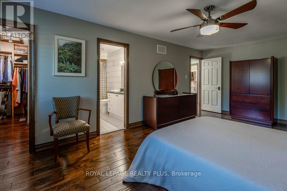 Photo 33 of 1827 Folkway Drive, Mississauga ON