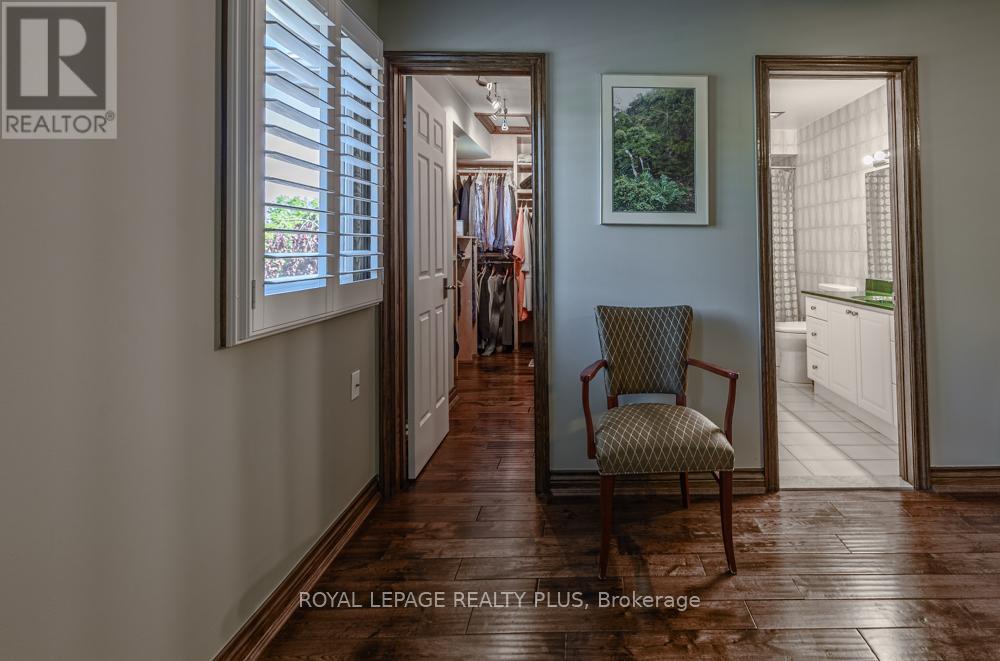 Photo 35 of 1827 Folkway Drive, Mississauga ON