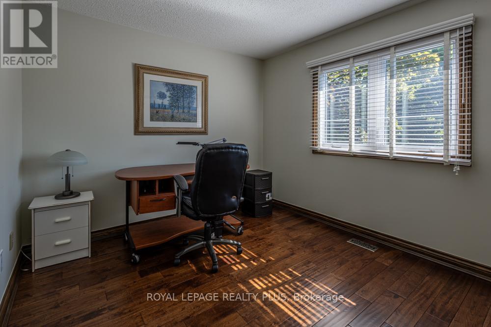 Photo 38 of 1827 Folkway Drive, Mississauga ON