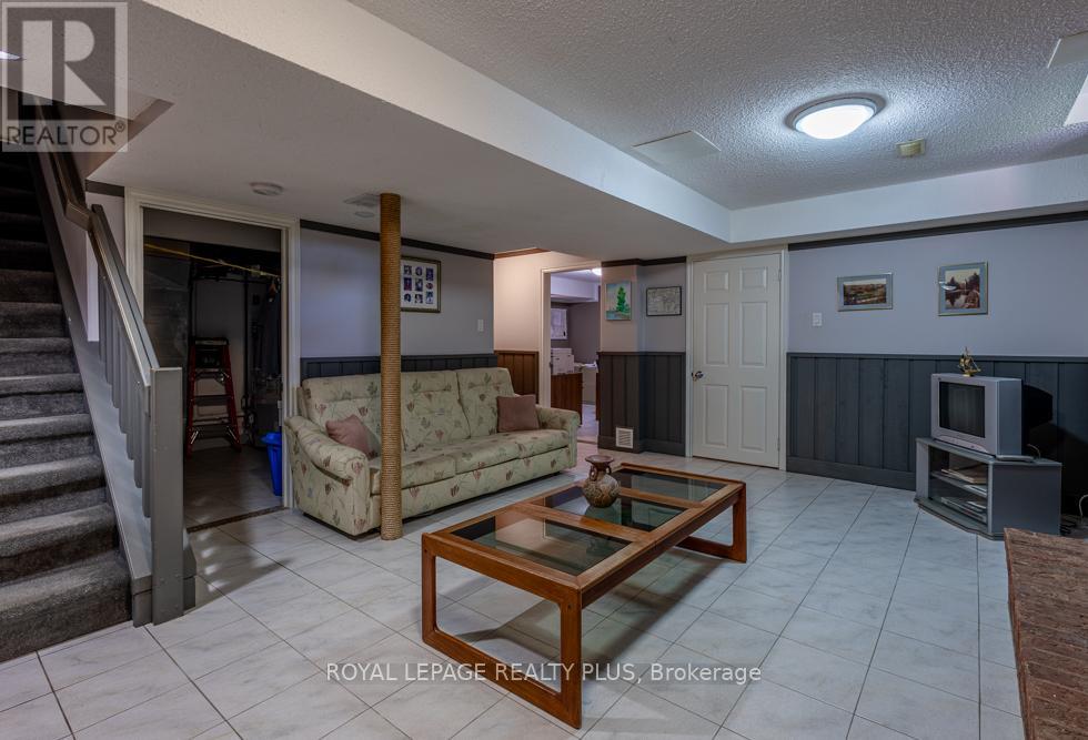Photo 43 of 1827 Folkway Drive, Mississauga ON