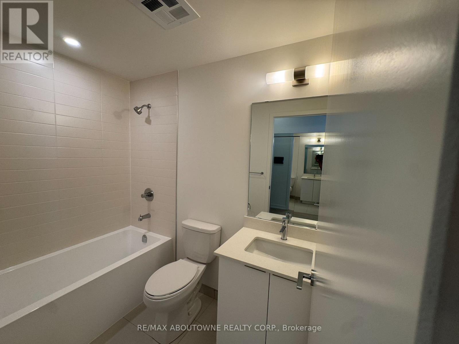 Photo 7 of 906 3079 Trafalgar Road, Oakville ON