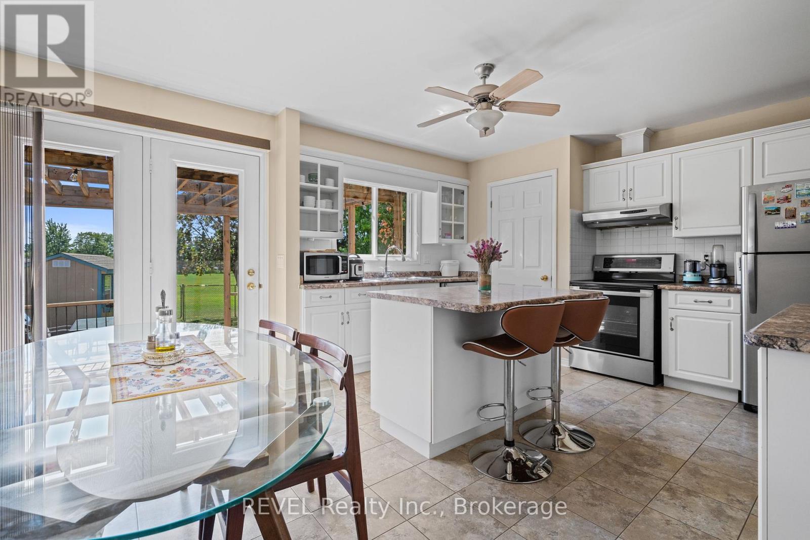 Photo 11 of 101 Wellandvale Drive, Welland ON