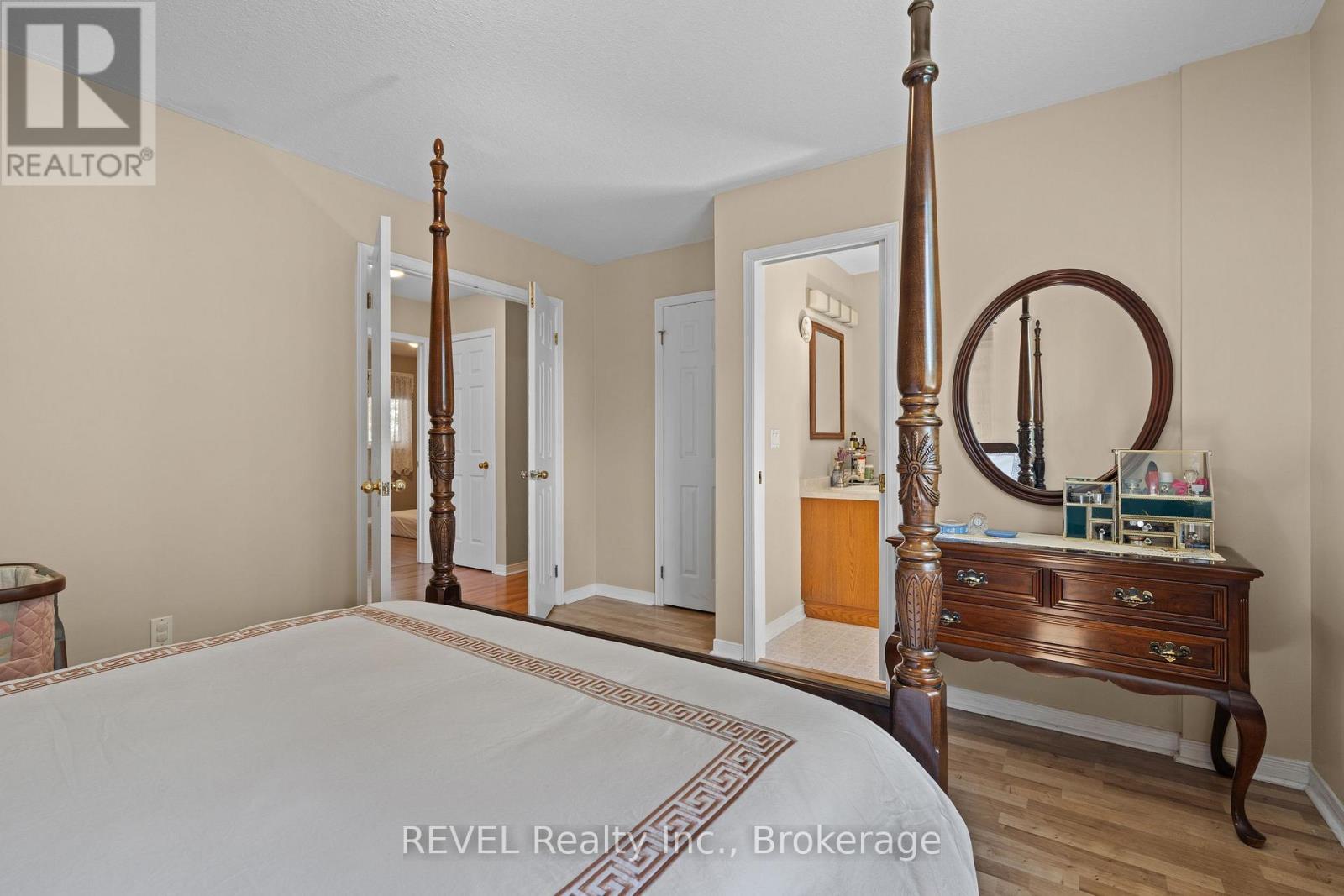 Photo 19 of 101 Wellandvale Drive, Welland ON
