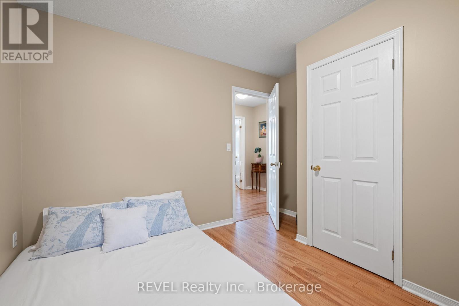 Photo 22 of 101 Wellandvale Drive, Welland ON