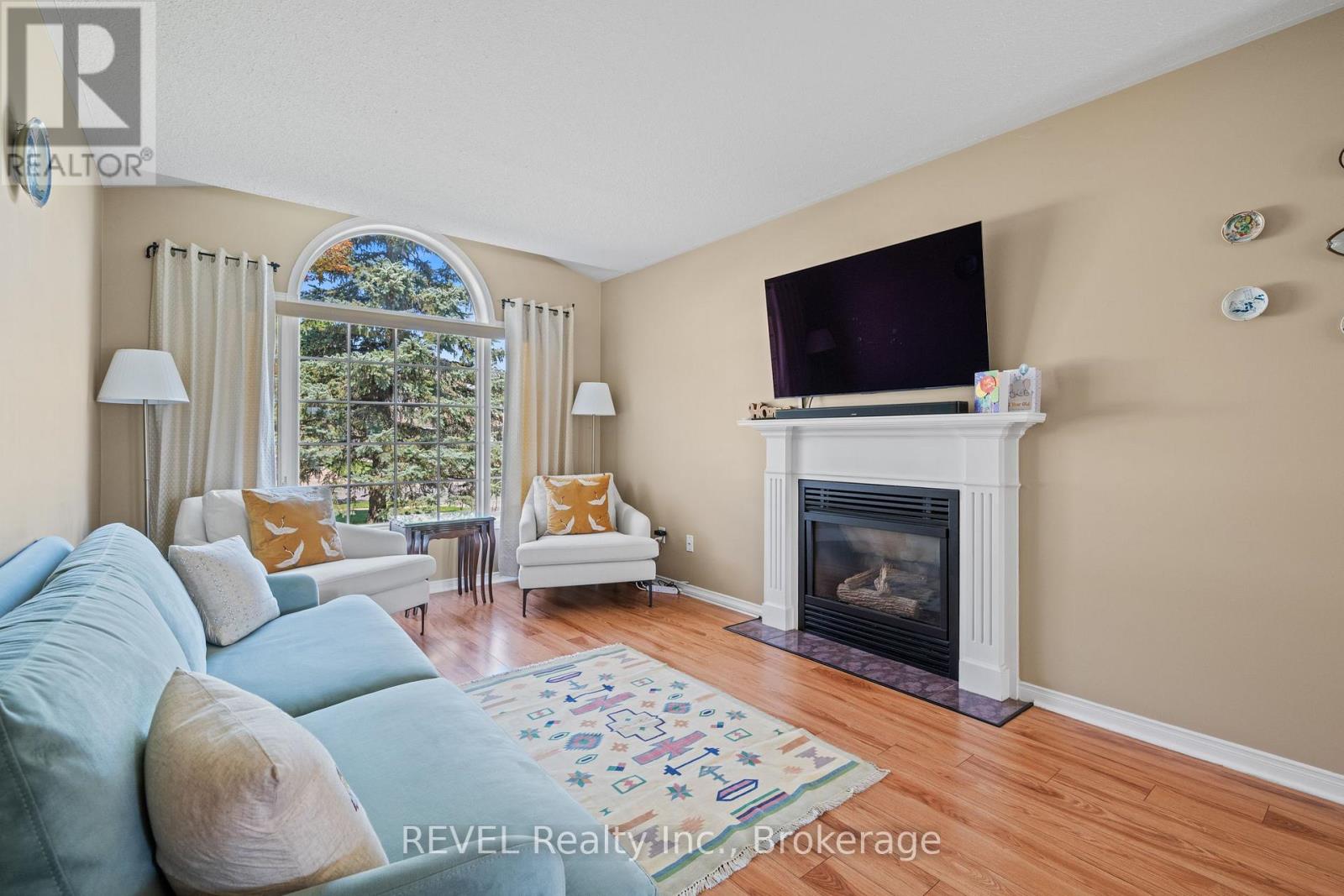 Photo 8 of 101 Wellandvale Drive, Welland ON