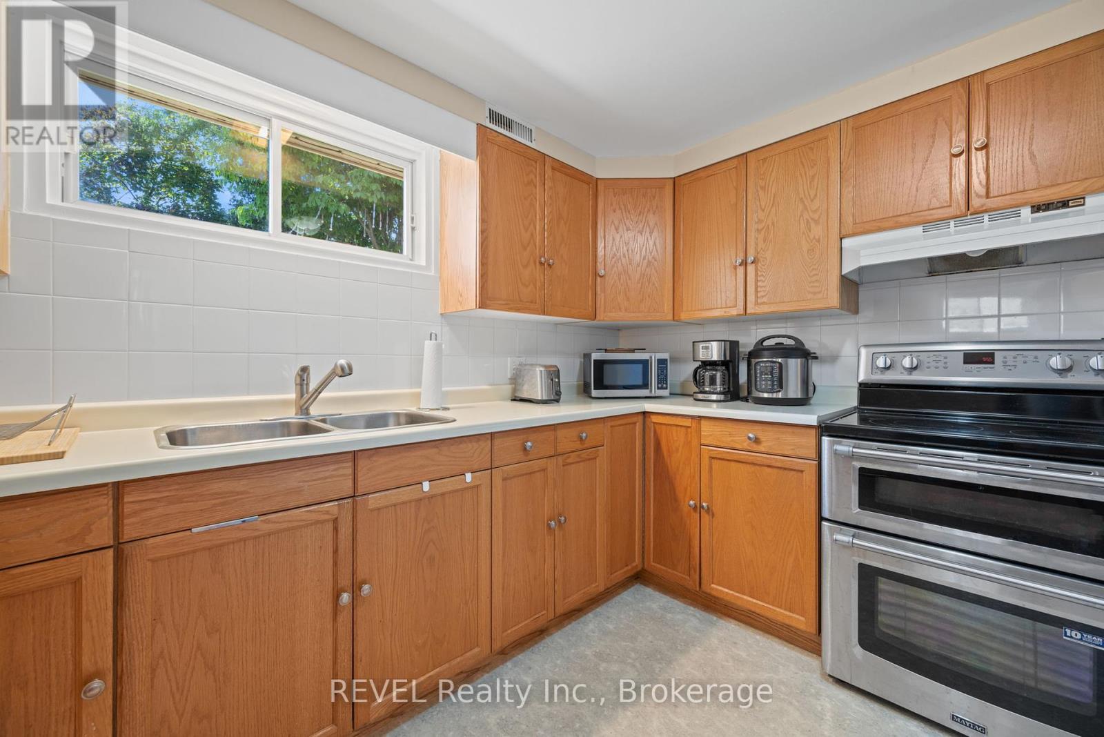 Photo 18 of Lower 101 Wellandvale Drive, Welland ON