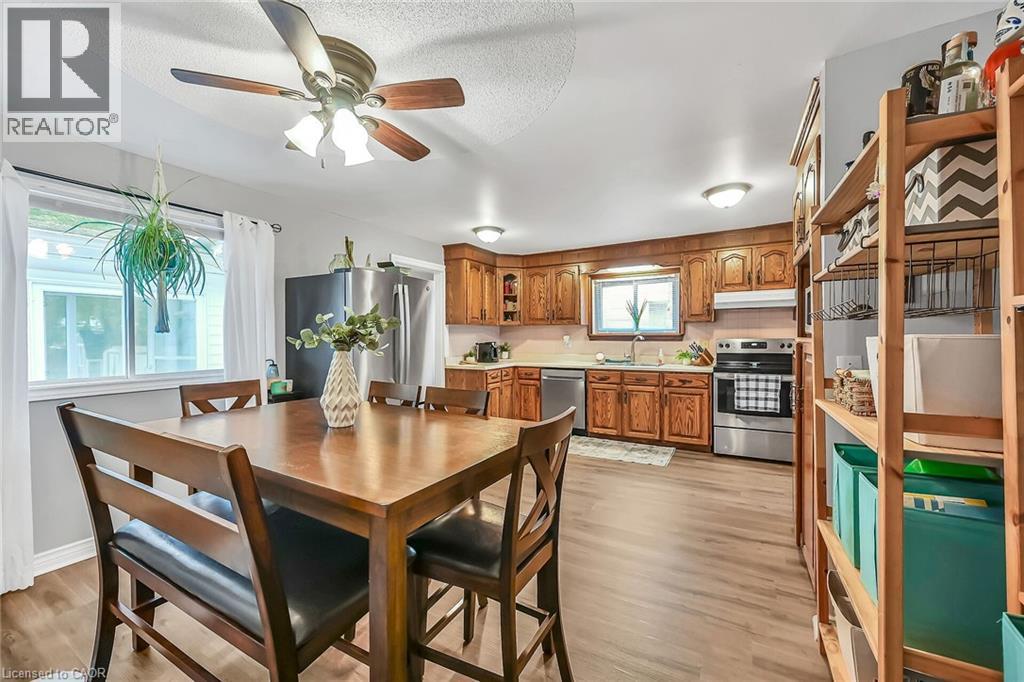 Photo 14 of 122 Fairview Avenue E, Dunnville ON