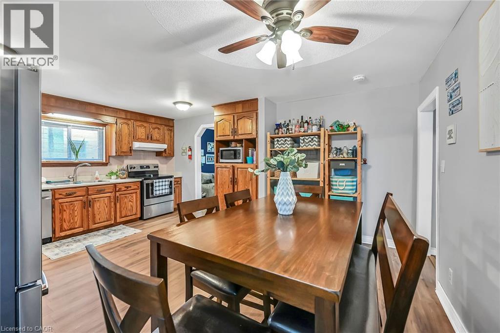 Photo 15 of 122 Fairview Avenue E, Dunnville ON