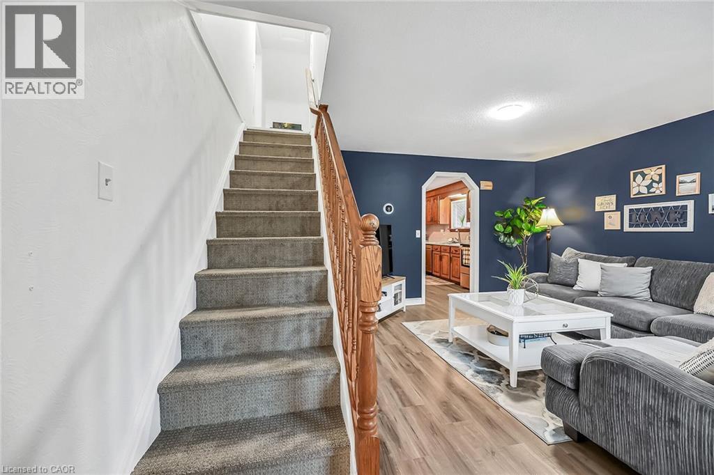 Photo 17 of 122 Fairview Avenue E, Dunnville ON